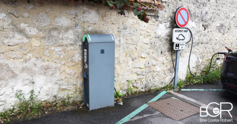 Borne de recharge pour les voitures éléctriques